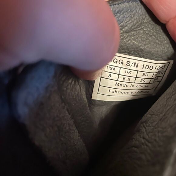 UGG | cosima black leather studded high heel ankle boots 8 - Picture 15 of 15